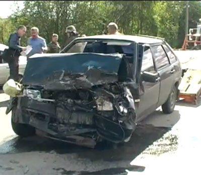 В Златоусте произошло лобовое столкновение автомобилей