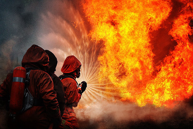 Пожарные спасли из огня 28 златоустовцев